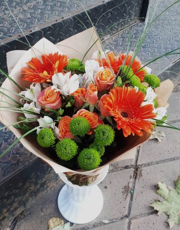 Букет цветов из: Герберы, Хризантемы, Альстромерии и Розы в Бирске