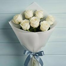 Букет 7 Белых роз Эдлесс Лав в Бирске