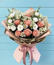 Букет цветов из:  Розы, Альстромерии и Лизиантусы в Бирске