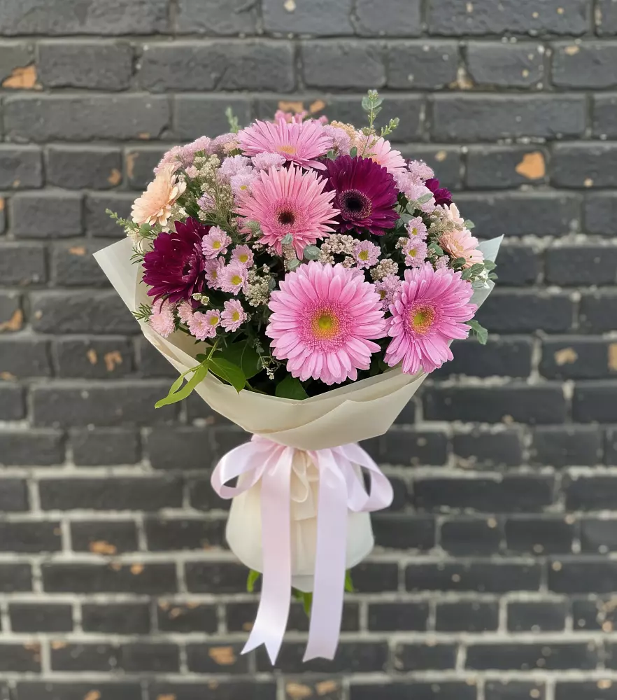 Букет цветов из: Герберы и Хризантемы в Бирске