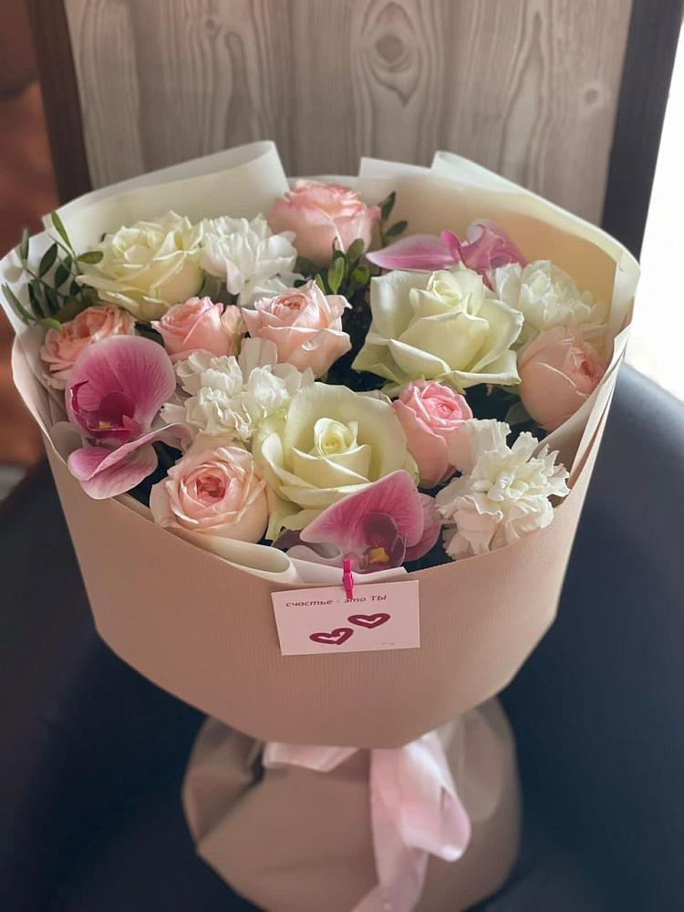 Букет цветов из: Орхидеи, Розы и Гвоздики в Бирске