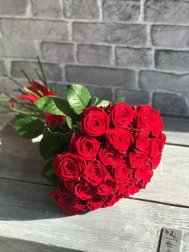 Букет Красные розы Фридом в Бирске