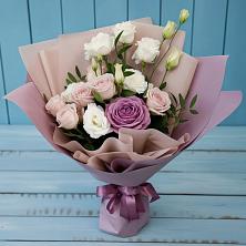 Букет цветов из:  Розы и Лизиантусы в Бирске