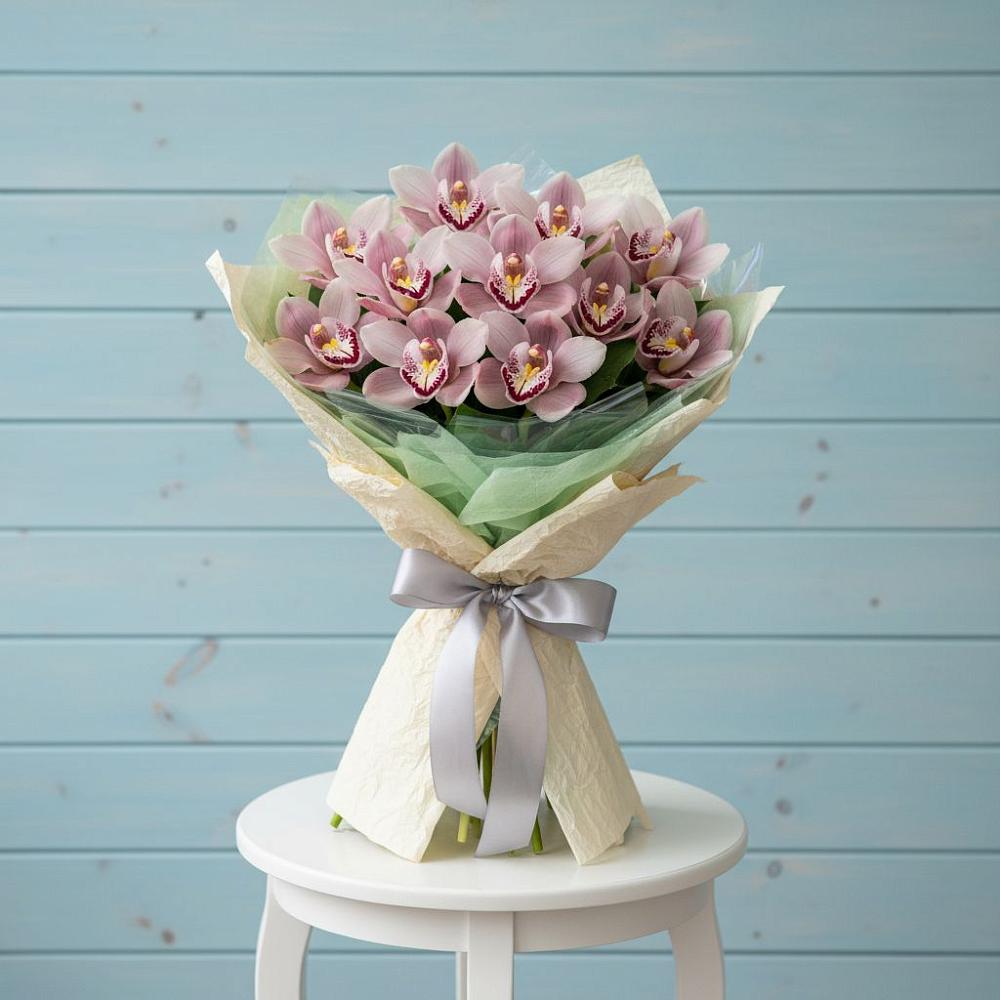 Букет цветов из: Орхидеи и Розы в Бирске