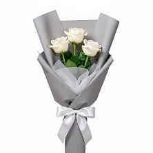Букет 3 белые розы в Бирске