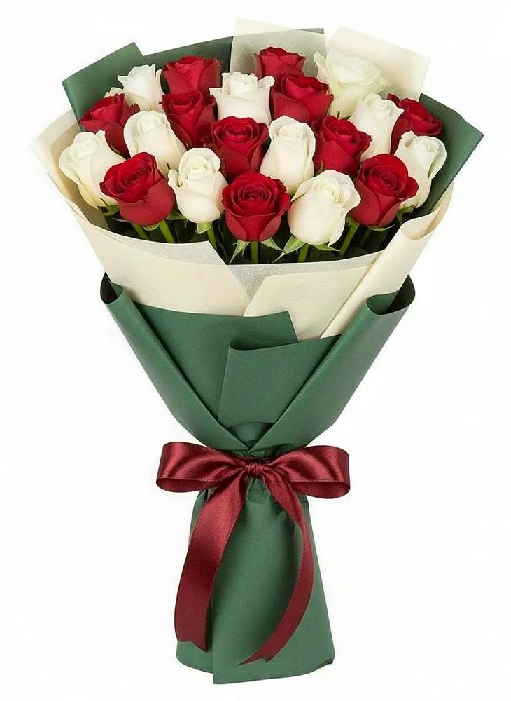 Букет Микс из красных и белых роз в Бирске