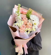 Букет цветов из:  Хризантемы и Розы в Бирске