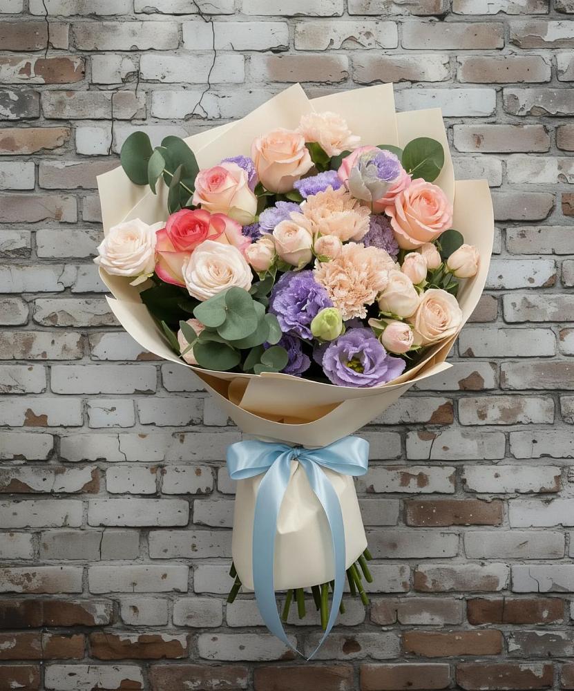 Букет цветов из: Розы, Лизиантусы и Гвоздики в Бирске