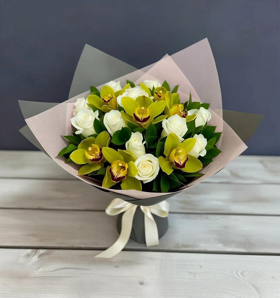 Букет цветов из: Орхидеи и Розы в Бирске