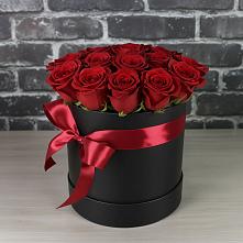 Цветочная композиция из Розы в шляпной коробке в Бирске