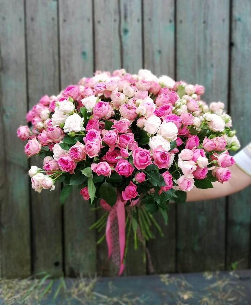 Букет Розовые кустовые розы Натали и Лав Лидия в Бирске