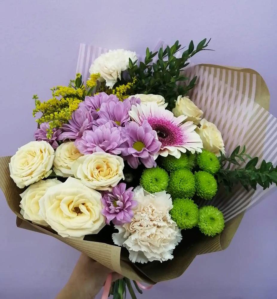 Букет цветов из: Хризантемы, Розы, Гвоздики и Герберы в Бирске