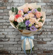 Букет цветов из:  Розы, Лизиантусы и Гвоздики в Бирске