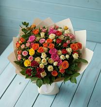 Букет Микс из разноцветных кустовых роз в Бирске